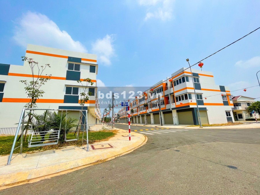 Nhà Phố Oasis City giá chỉ từ 1.6 tỷ, đại học Việt Đức Bình Dương