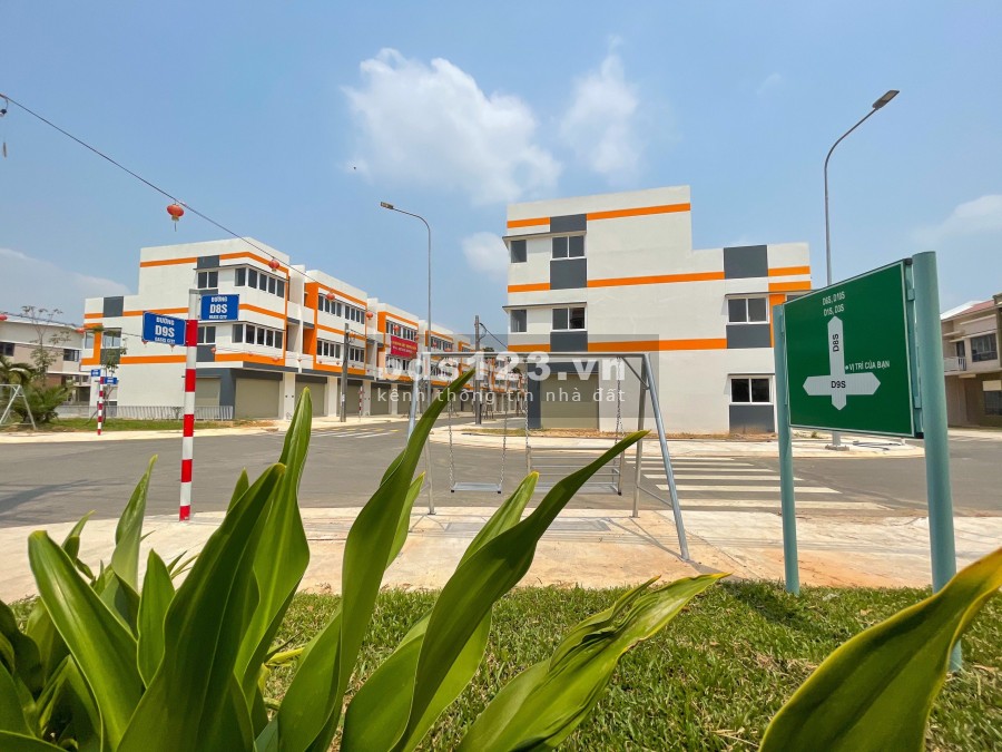 Nhà Phố Oasis City giá chỉ từ 1.6 tỷ, đại học Việt Đức Bình Dương