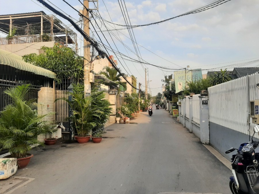 Bán nhà nát hẻm xe hơi 6m 740 Quốc Lộ 13, phường Hiệp Bình Phước, thành Phố Thủ Đức