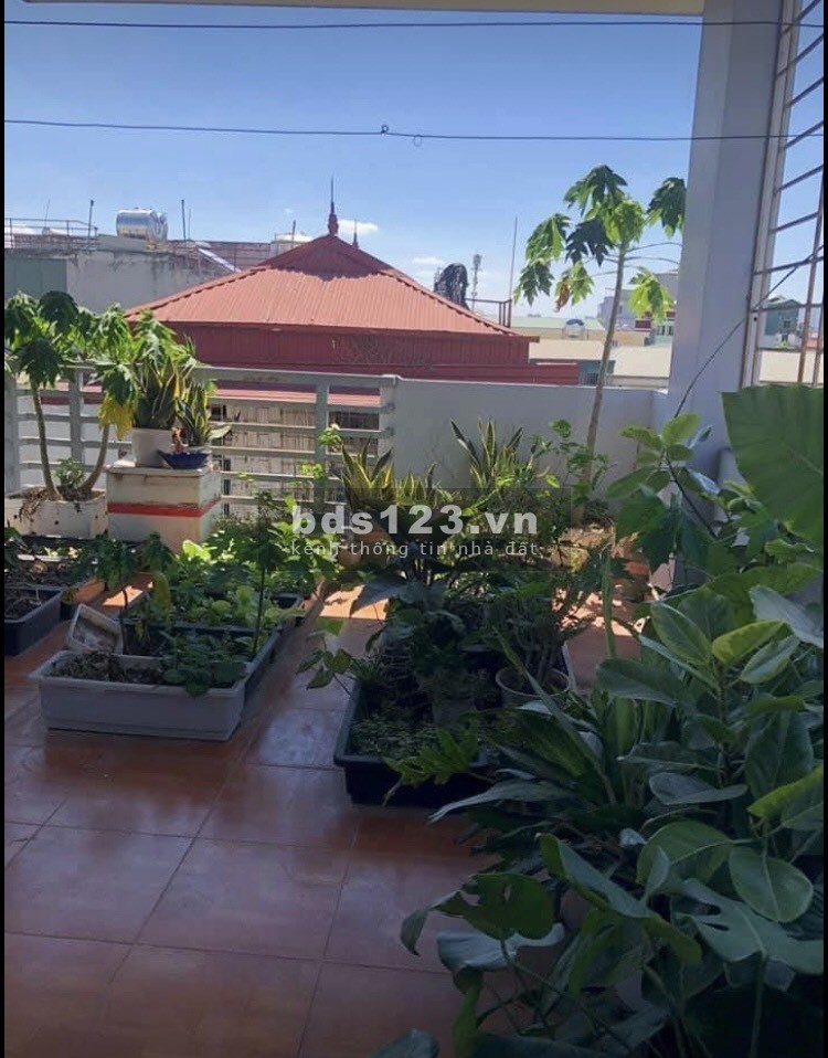 Bán nhà Âu Cơ, lô góc ngõ vào sáng rực trời, dt 35m2, giá 2.85 tỷ