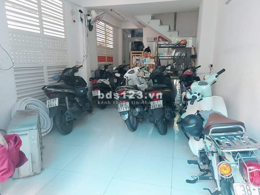 Bán Gấp Nhà Đường 3 Tháng 2, 5 tầng. DTST 260m2 giá chỉ nhỉnh 7 Tỷ