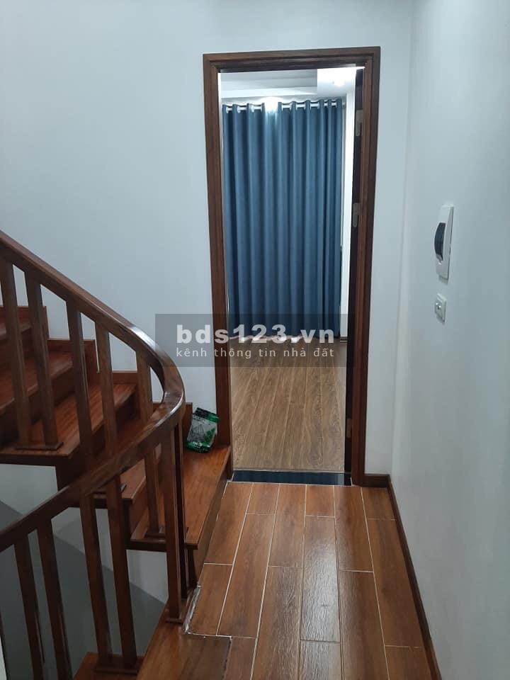Bán nhà nguyên căn 5 tầng đúc kiên cố, dt 41m2, tại Mỹ Đình, lh 0378876786