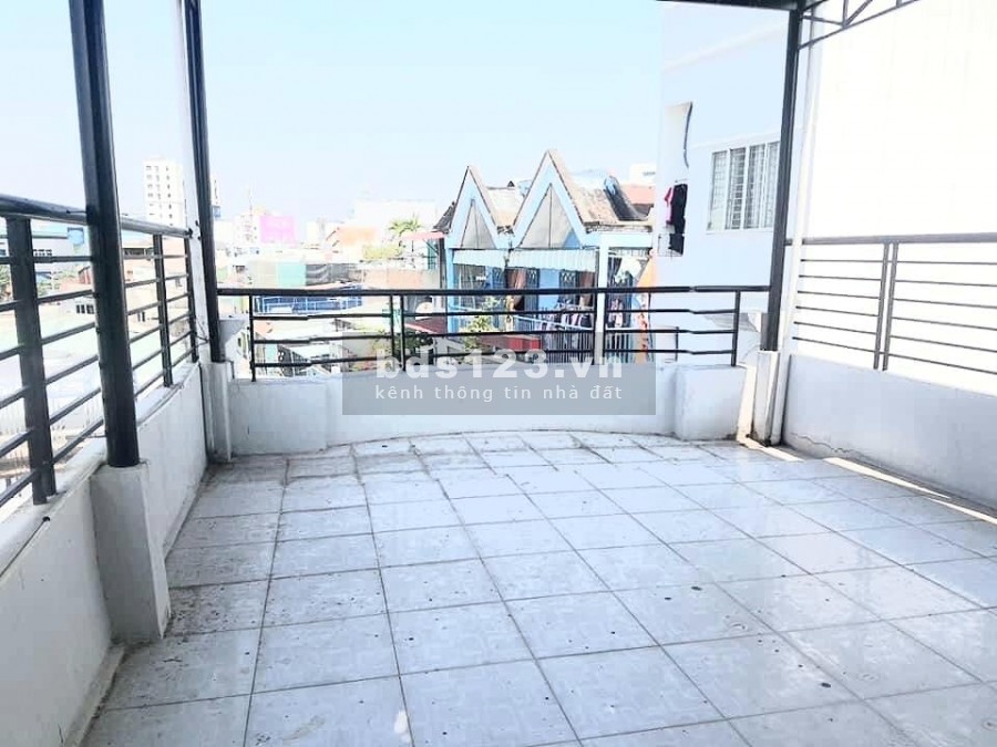 Bán mặt tiền Lạc Long Quân cạnh nhà bí thư Quận Tân Bình, giá 14 tỷ