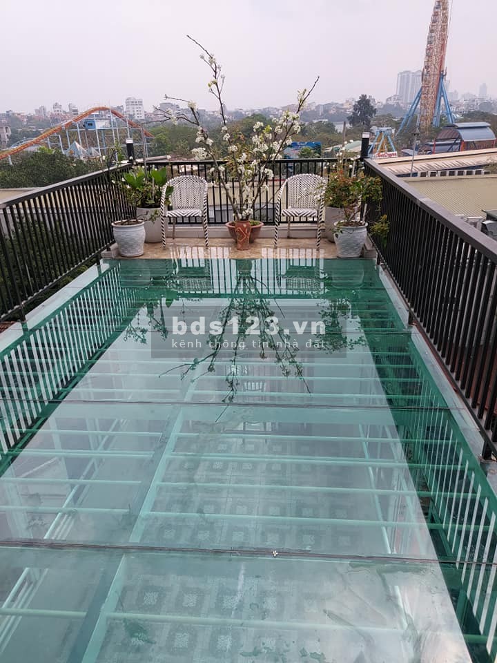 BÁN Nhà Tây Hồ Lạc Long Quân 7tầng 13tỷ850 VIEW TRỌN HỒ TÂY.