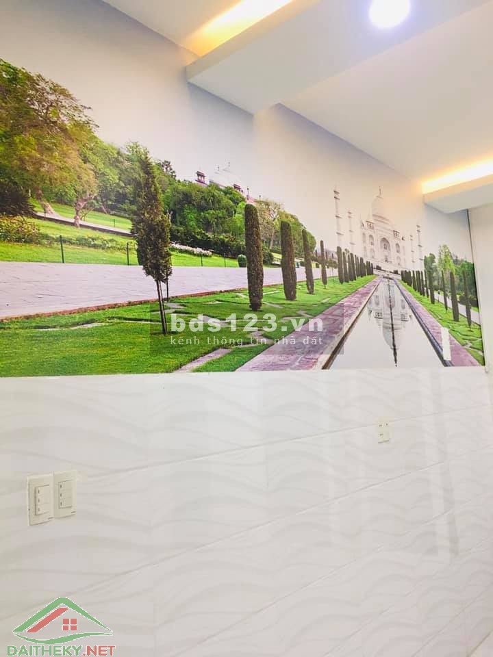 Bán nhà đường Hoàng Quốc Việt 4 tầng, mặt tiền Vip, chủ nhiệt bán, khu an ninh