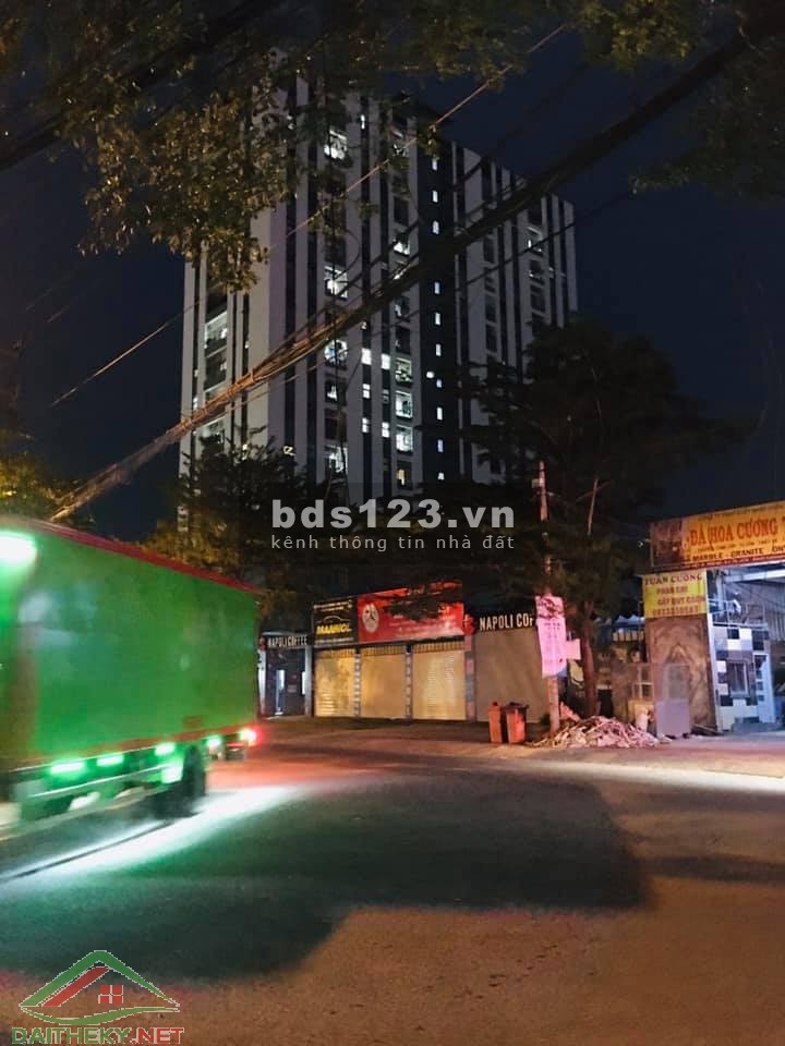 Bán nhà đường Hoàng Quốc Việt 4 tầng, mặt tiền Vip, chủ nhiệt bán, khu an ninh