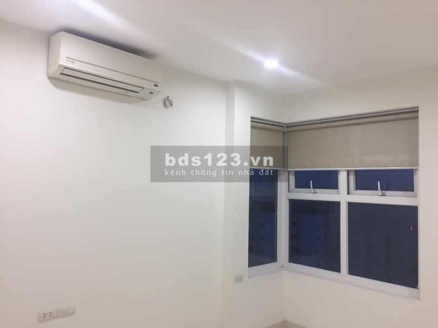 Cần bán gấp căn hộ 84m2 2N 2WC full nội thất chỉ 1.65 tỷ tại FLC Star Tower Quang Trung LH : 0369696280