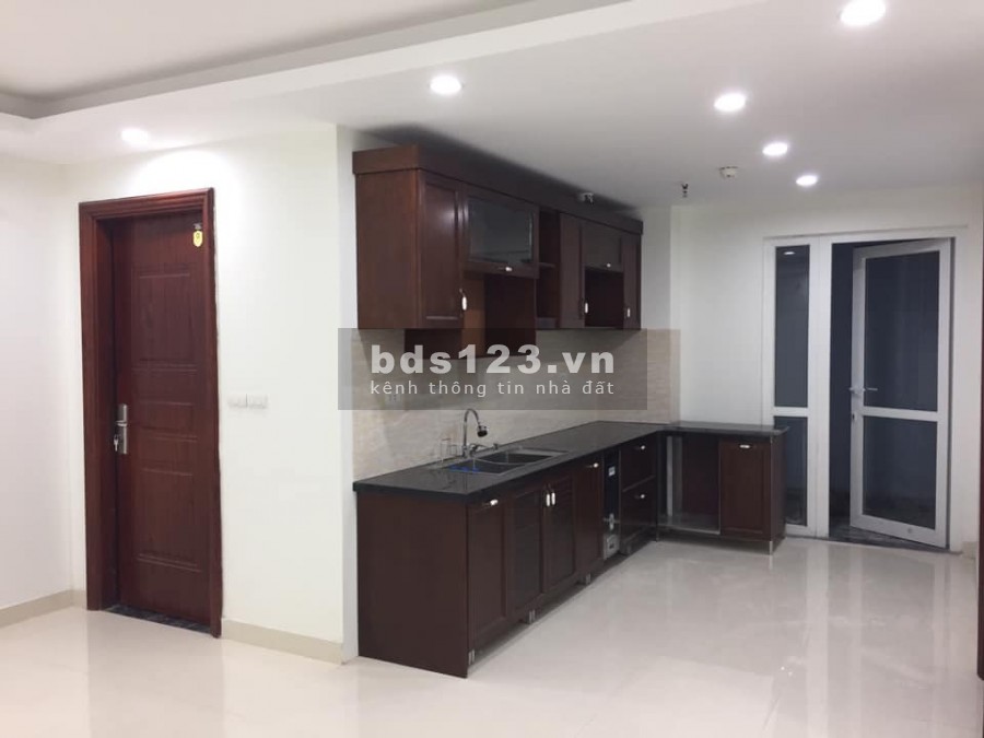 Cần bán gấp căn hộ 84m2 2N 2WC full nội thất chỉ 1.65 tỷ tại FLC Star Tower Quang Trung LH : 0369696280