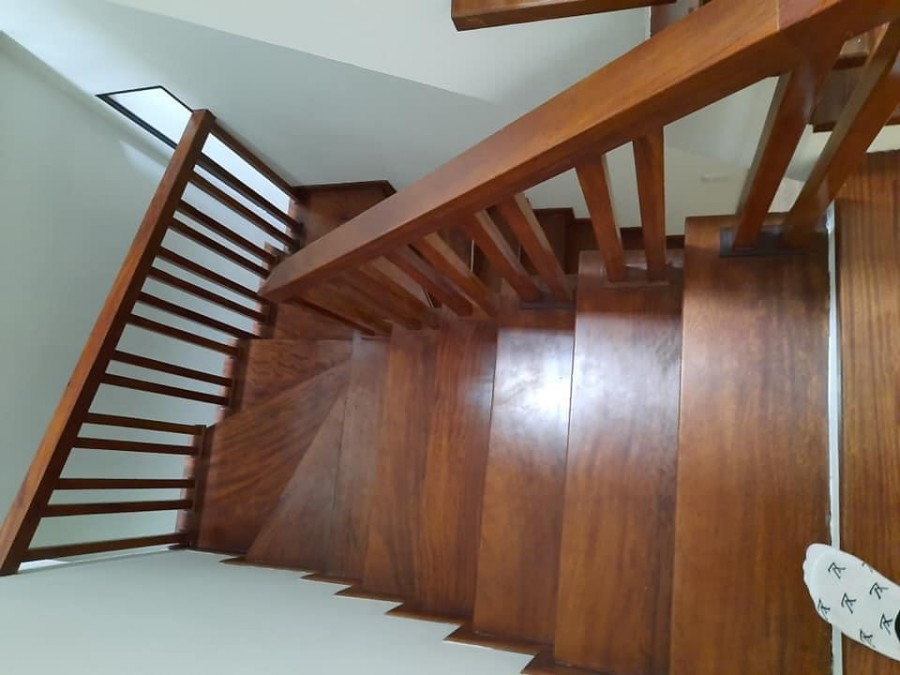 Hoàng Quốc Việt, DT 50m2 x 5T, MT 4.3m, 8.8 tỷ. Ô tô vào nhà, Ở và KD đẹp.
