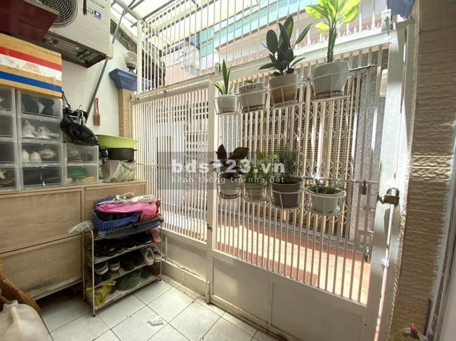 Ngô Gia Tự Quận 10 diện tích 41m2 gía chỉ nhỉnh 4 tỷ, khu vực đông đúc