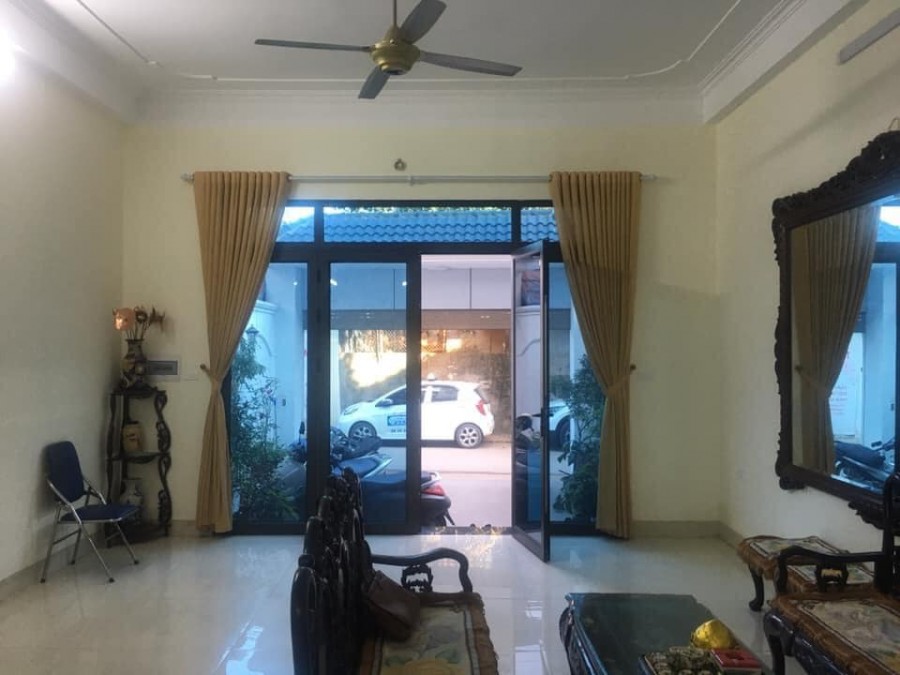 Bán nhà nhà mặt tiền phố Kim Mã GIảng Võ kinh doanh vỉa hè rộng giá bán 7 tỷ