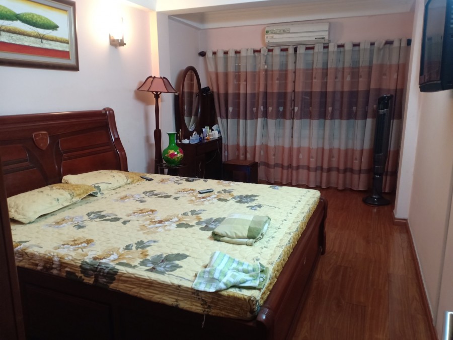 Bán nhà Lương Đình Cửa, dt 45m2, 5 tầng, mt 4m, phân lô cách ô tô 30m, giá hơn 5 tỷ