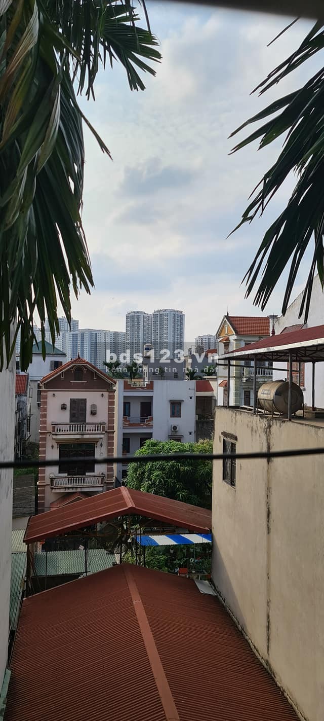 Nhà đẹp Lạc Long Quân, dt 32m2, ô tô đổ cửa, 2 mặt thoáng trước sau, giá 3.95 tỷ