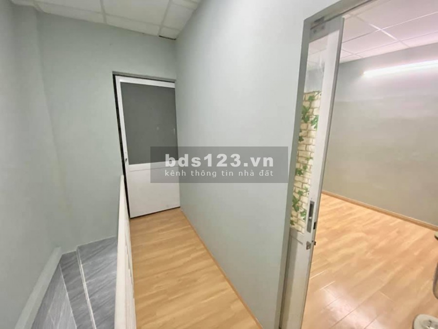 Nhà nhỏ giá rẻ, 35m2, 2 tầng, Trần Quang Khải, phường Tân Định, Quận 1. Chỉ 3.2 tỷ