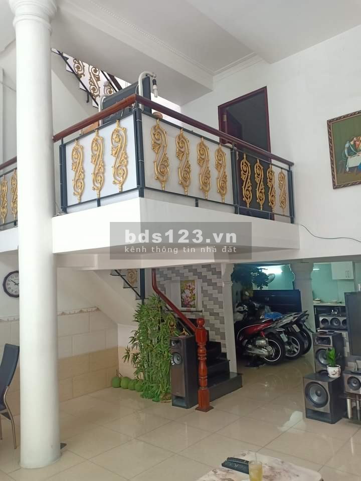 Cần bán nhà ngang 5.8m, HXT Thoại Ngọc Hầu, Tân Phú, Dt 100m2, Giá 9.5 tỷ