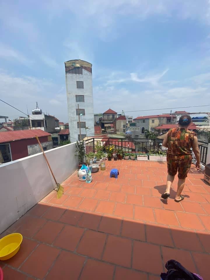 Cần bán nhà ngã 3 Kim Ngưu diện tích 52m2, MT 4,3m, giá hợp lý.