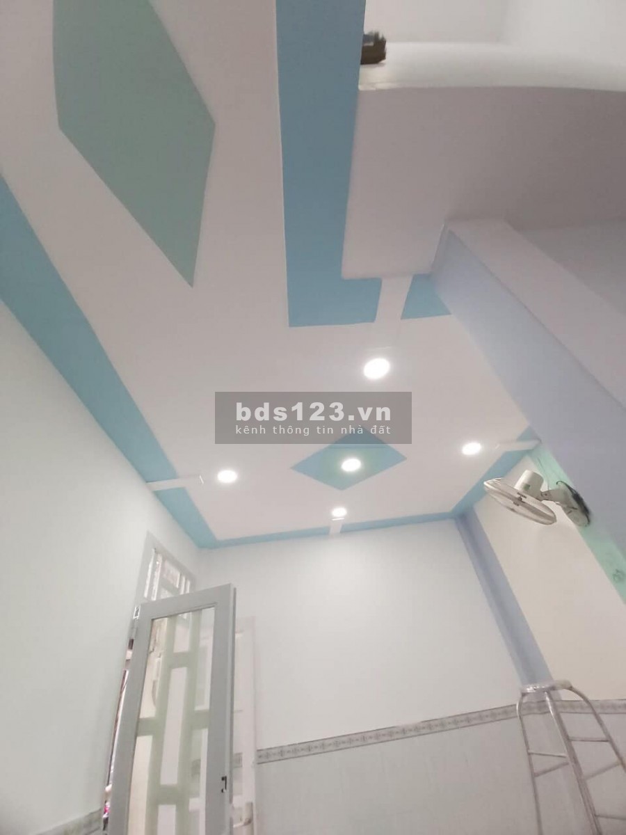 Nhà mới tiện ích, hẻm 3m, 37,4m2, gần MT Nguyễn Thần Hiến, Quận 4, lh 0989149953