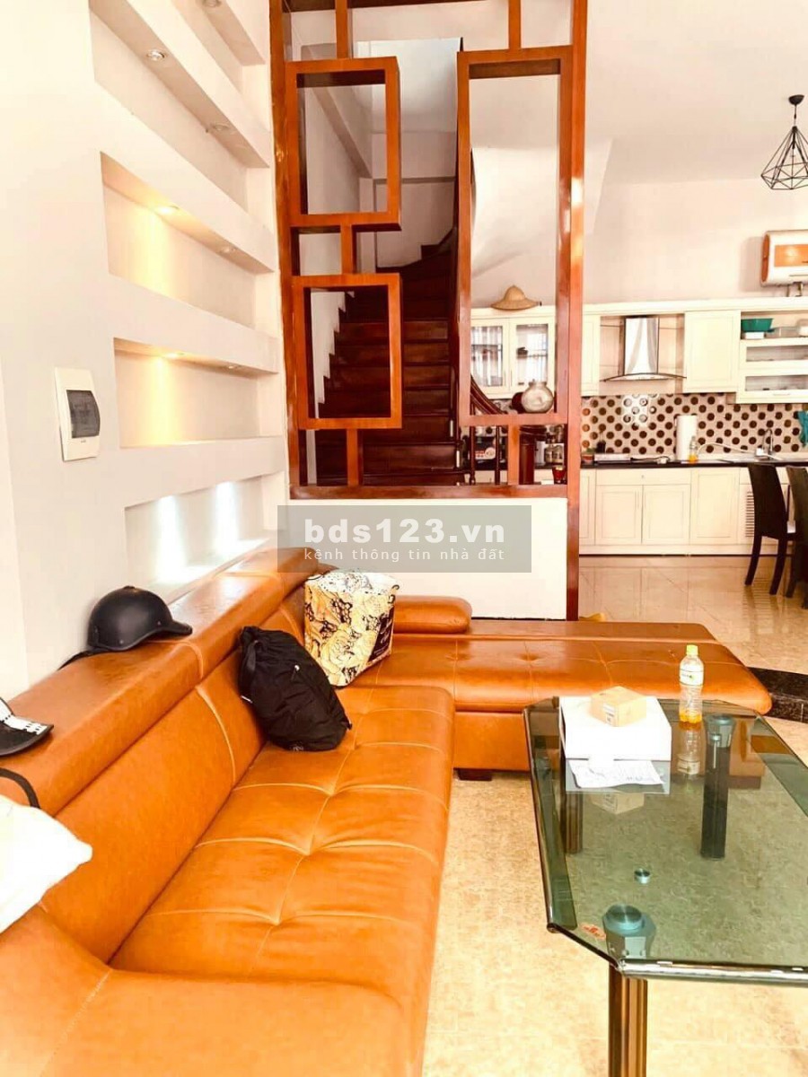Nhà phân lô, oto tránh ngõ 269 Lạc Long Quân, DT 52m2 6 tầng giá bán chỉ 11 tỷ