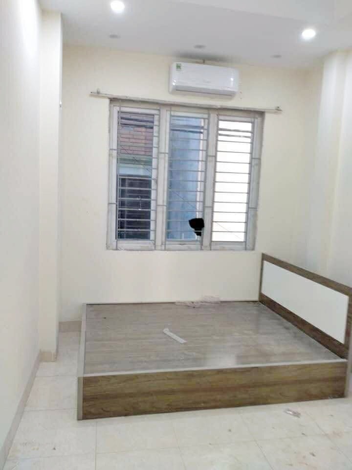Cần bán Nhà Phan Đình Giót, diện tích gần 50m, ô tô đỗ, sổ đỏ chính chủ, chỉ hơn 5 tỷ.
