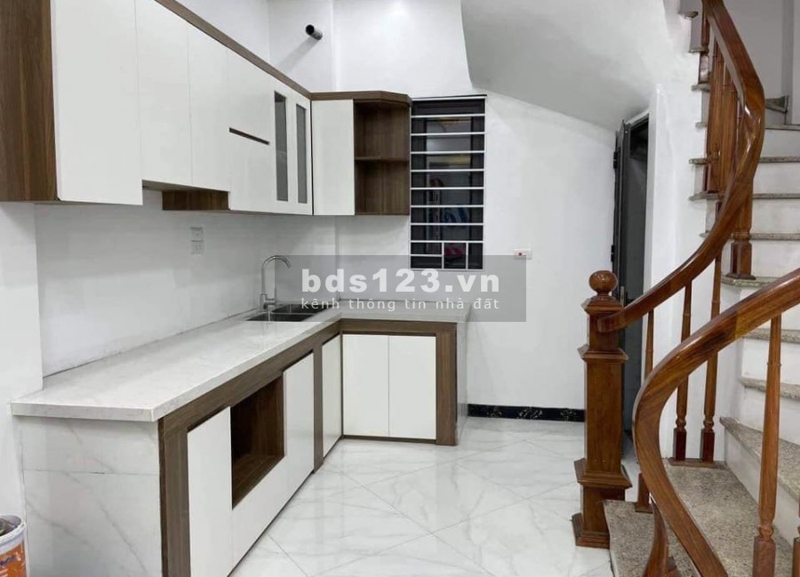Giảm giá sập sàn mùa covid, nhà Ngọc Thụy, ô tô đỗ cửa 35 m2 x 5 tầng, giá chỉ 3 tỷ