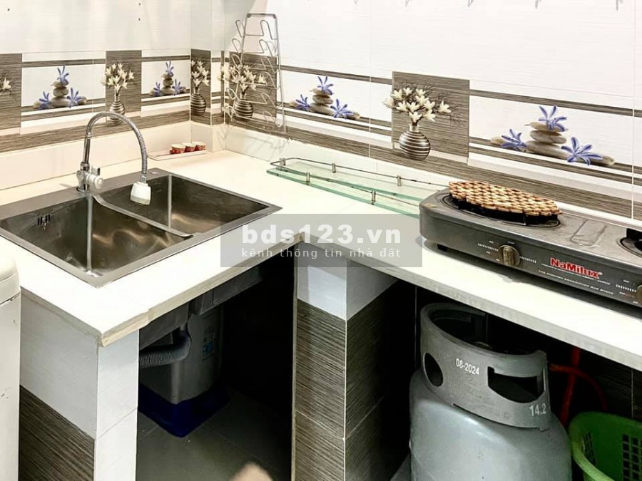 Nhà nhỏ giá rẻ, 35m2, 2 tầng, Trần Quang Khải, phường Tân Định, Quận 1. Chỉ 3.2 tỷ