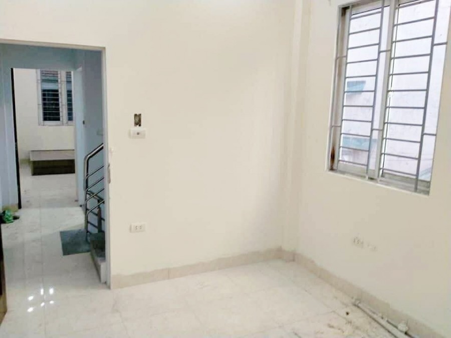Cần bán Nhà Phan Đình Giót, diện tích gần 50m, ô tô đỗ, sổ đỏ chính chủ, chỉ hơn 5 tỷ.
