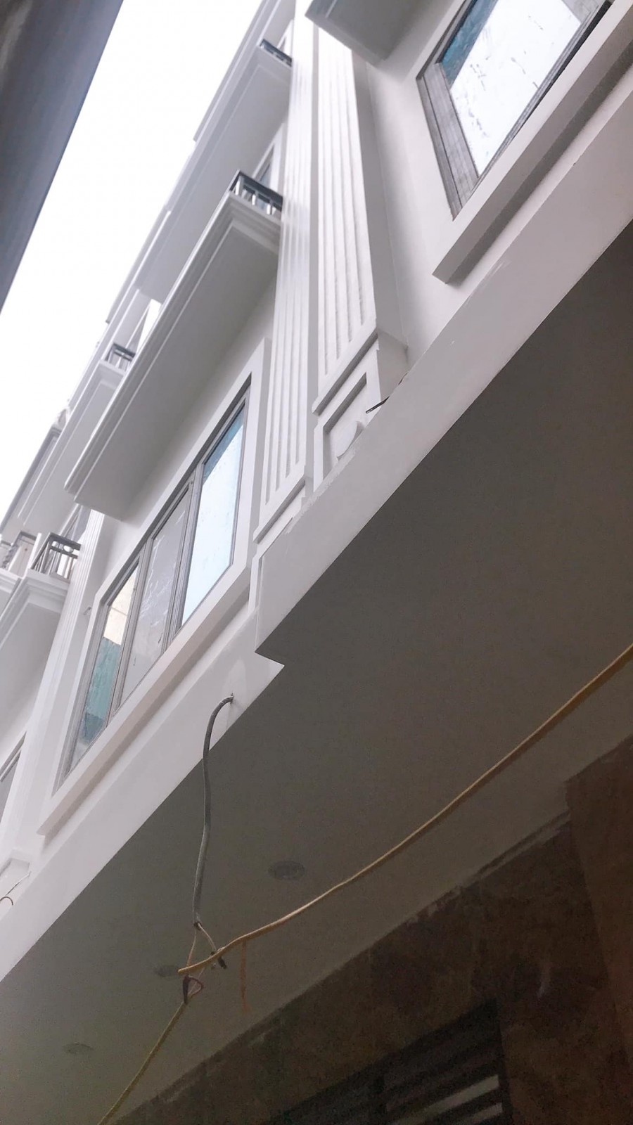 Căn Hiếm Tây Hồ, 5 tầng, Mặt tiền 4.5m, giá bán nhỉnh 3 tỷ, ô tô đỗ cửa, an ninh tốt