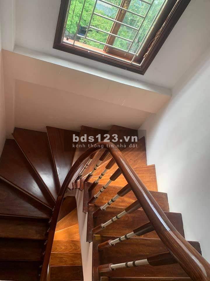 Bán nhà Quận Ba Đình dt 30m2x4 tầng, ở luôn, giá bán 2.8 tỷ