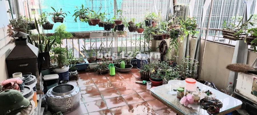 Bán nhà nguyên căn Tây Hồ Lạc Long Quân ô tô vào nhà giá 5.6 tỷ phân lô