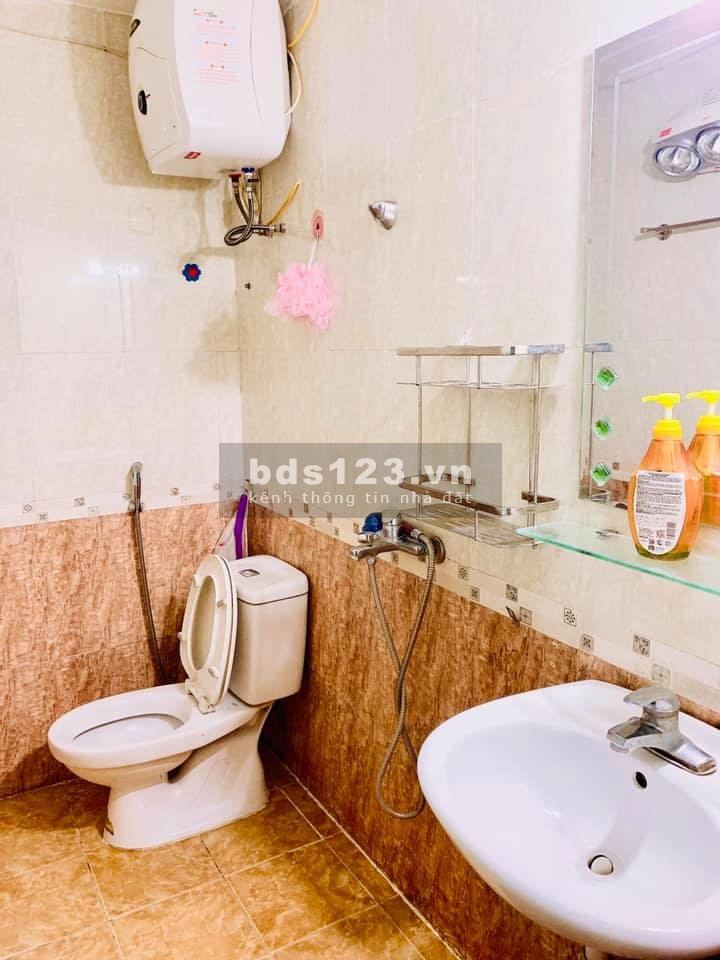 Bán nhà Hoàng Mai gara ô tô 47m2 5 tầng 5m mặt tiền giá chỉ 7.5 tỷ gia lộc