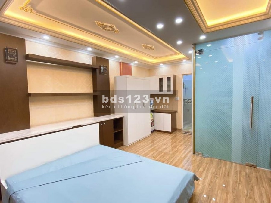 Tuyệt phẩm Pháo Đài Láng, 10m ra phố, kinh doanh sầm uất 7 tầng, giá 5 tỷ nhỏ xinh