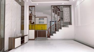 Bán nhà lô góc Xã Đàn, Đống Đa dt 40m2 5 tầng mt 4,2m2 nhà mới ở luôn, giá hơn 4 tỷ