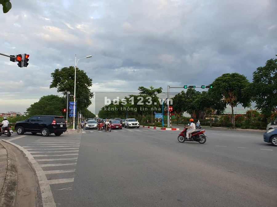 Khu HH04 khu đô thị Việt Hưng, dt 200m2 MTx10m Việt Hưng L.Biên