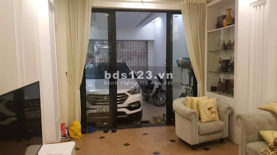Bán nhà 90m2, có thang máy tại Cầu Giấy, thiết kế hiện đại, ngõ rộng 2 ô tô tránh, 5 tầng