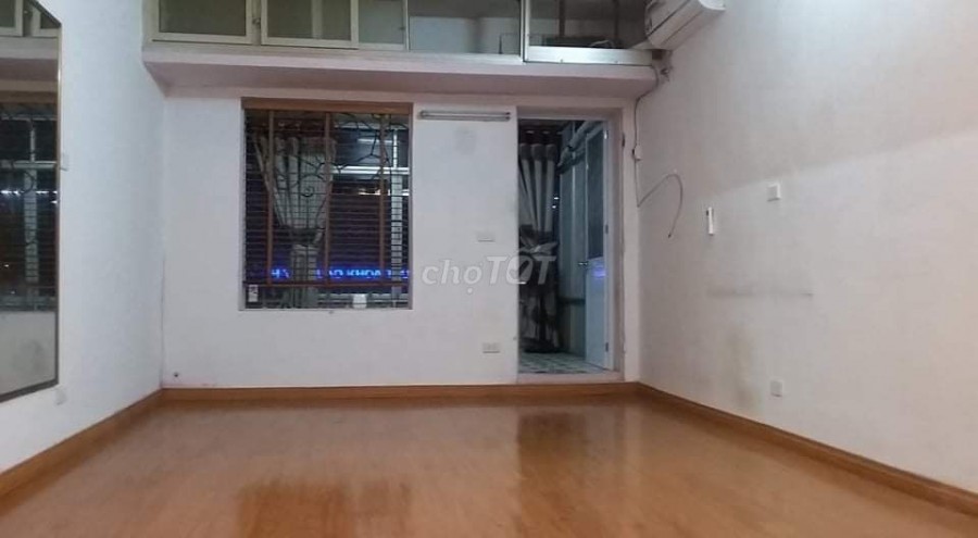 Cho thuê nhà tầng 3 tập thể Phương Mai, Đống Đa, Hà Nội, giá cho thuê 4.2 triệu/tháng