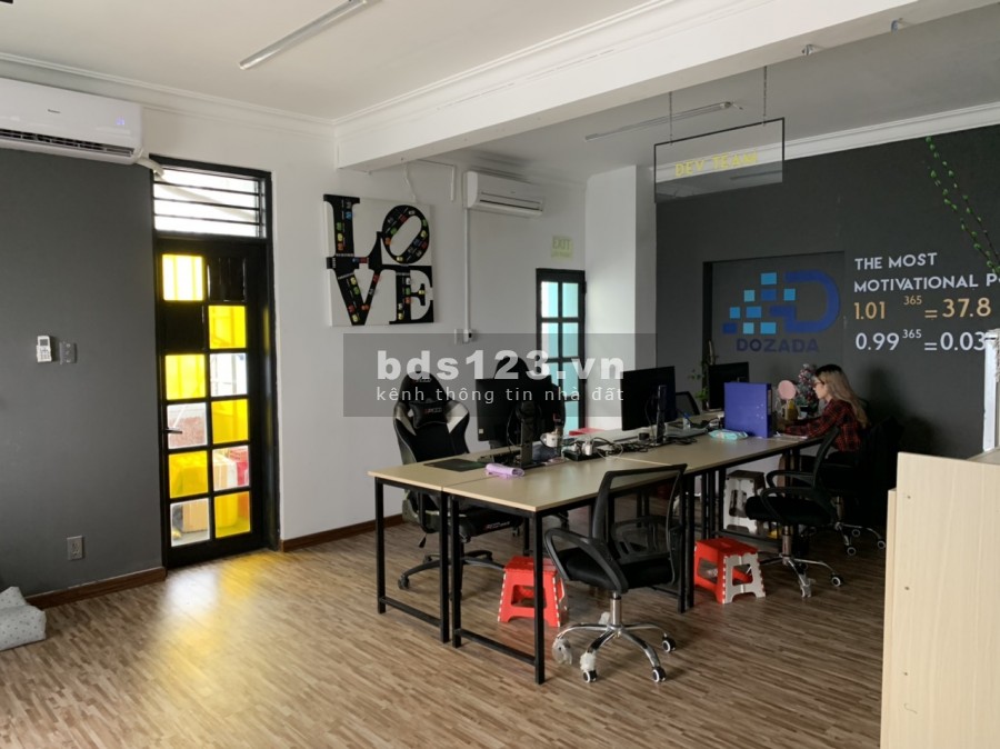 Cho thuê văn phong tại 53m2, rộng rãi, bao thoáng, có ban công, thoáng mát