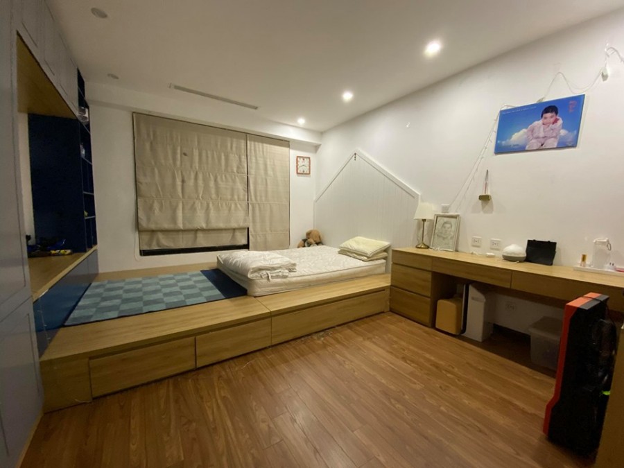 Bán nhà Vương Thừa Vũ dt 71m2 5 tầng, mt 5,2m giá 7,3 tỷ ô tô phân lô quá rẻ