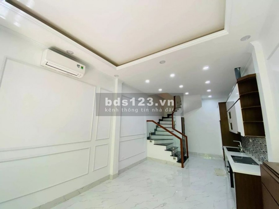 Bán nhà mặt ngõ Thái Thịnh 50m ra phố, có sân để xe riêng dt 55m2 x 4 tầng. Giá nhỉnh 6 tỷ