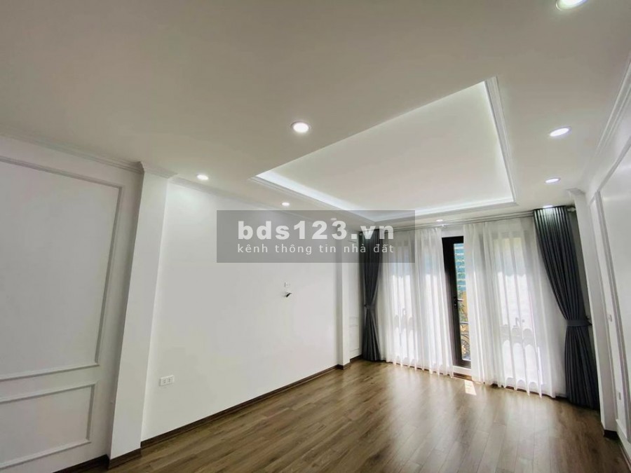 Bán nhà mặt ngõ Thái Thịnh 50m ra phố, có sân để xe riêng dt 55m2 x 4 tầng. Giá nhỉnh 6 tỷ