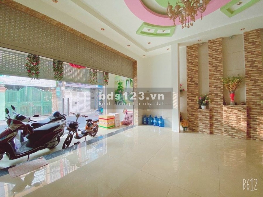 Nhà mới Nguyễn Văn Khối, mt khủng, dt lớn 91m2 5 tầng btct với giá 13,4 tỷ