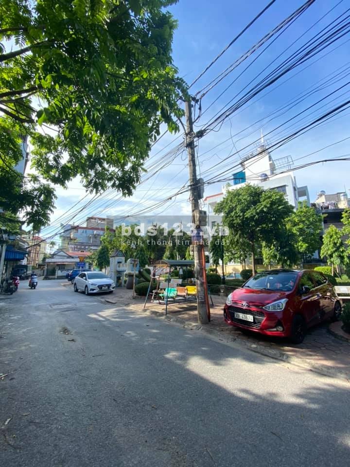 Bán đảo Linh Đàm - Ô tô 4 chỗ vào nhà -Ngõ nông, thông,rộng.