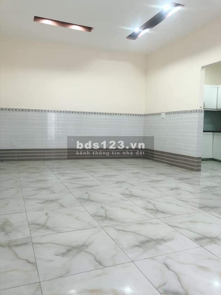 Bán gấp nhà HXH gần mặt tiền Phú Thọ Hoà Tân Phú 35m2 ( 3.5x10m ) 3tỷ9TL