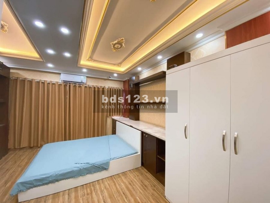 Tuyệt phẩm Pháo Đài Láng, 10m ra phố, kinh doanh sầm uất 7 tầng, giá 5 tỷ nhỏ xinh