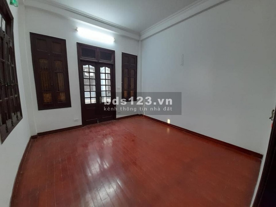 Bán nhà Tây hồ, ngõ ba gác lô góc 3 mặt thoáng, dt 52m2, 5 tầng, giá 6.3 tỷ, lhcc