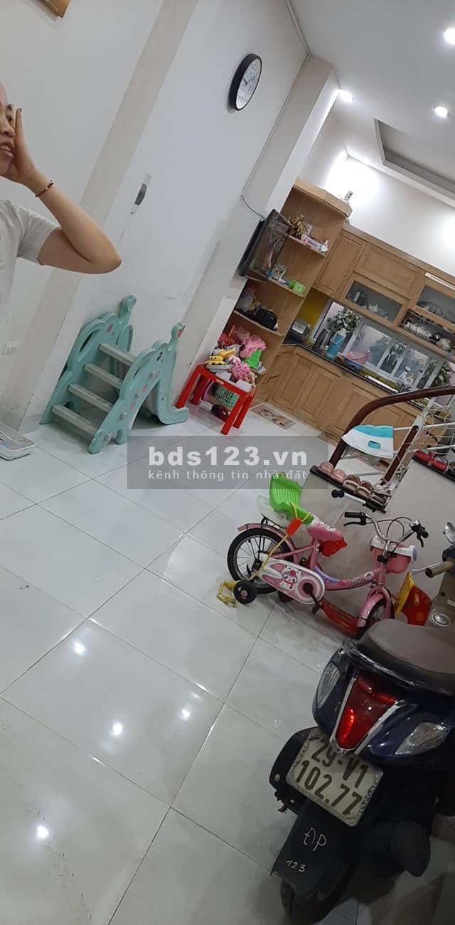 Bán gấp nhà 4 tầng dt 60m2, giá cả thương lượng tặng full nội thất, lh 0378876786