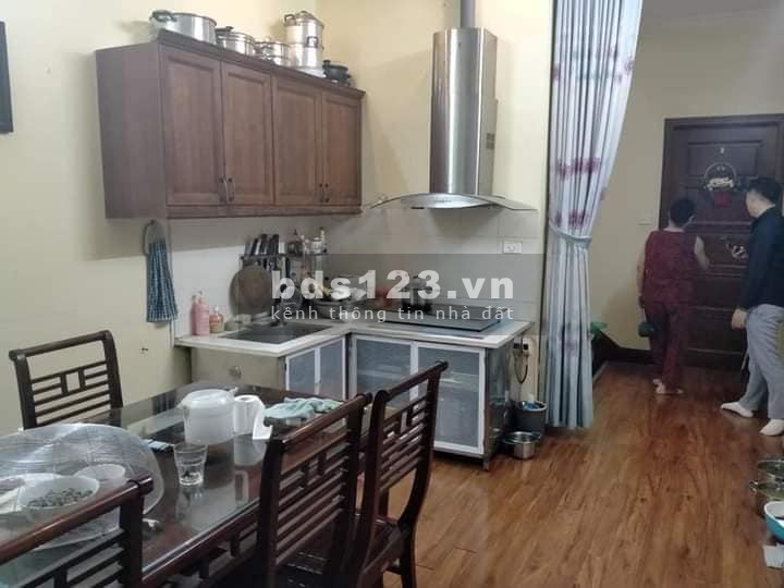 Cần bán nhà Khâm Thiên Đống Đa, dt 150m2, ô tô vào nhà, kinh doanh siêu đỉnh