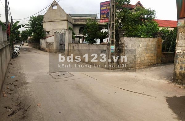 Chính chủ cần bán lô đất thổ cư gần chợ giá rẻ 10.x triệu/m2, đường ra vào lớn