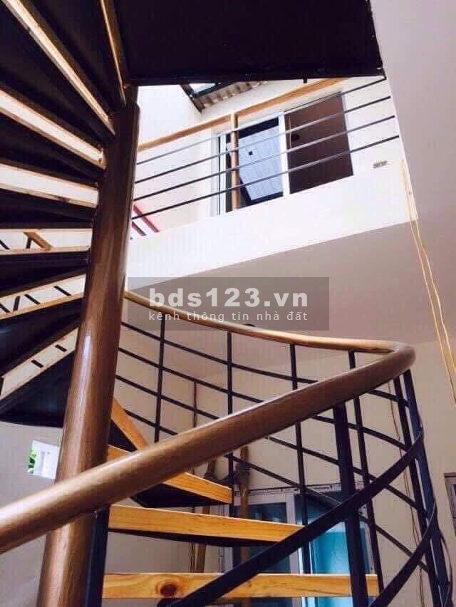 Bán nhà Khâm Thiên ô tô 10m, giá bán nhanh 2.5 tỷ, lhcc 0567454338