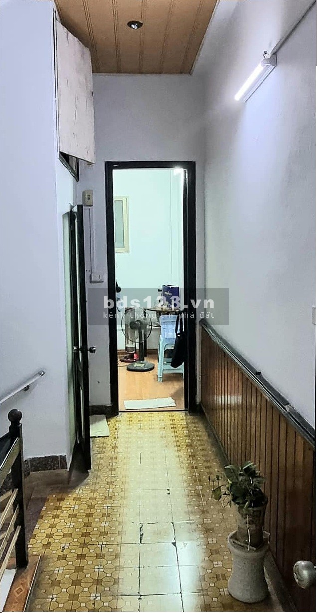 Bán nhà đường Hoàng Quốc Việt, Cầu Giấy, Hà Nội dt 44m2 giá bán 4.8 tỷ