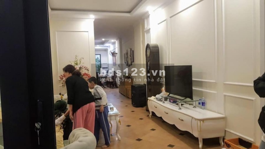 Bán nhà 90m2, có thang máy tại Cầu Giấy, thiết kế hiện đại, ngõ rộng 2 ô tô tránh, 5 tầng